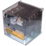 Caja de control, circuito impreso y fusible